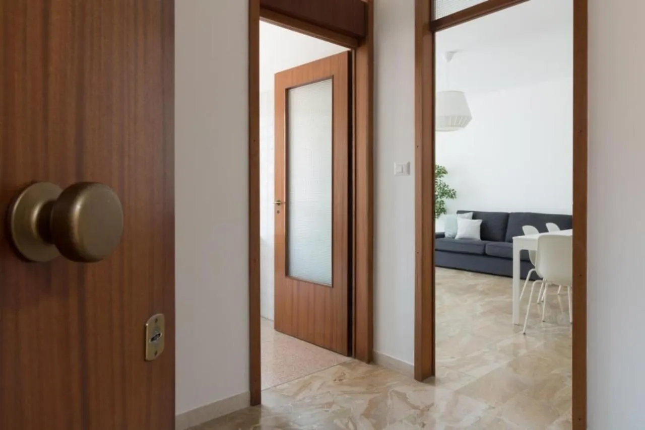 Apartment Italianflat - Via Adami, 3 Bedroom Flat, Free Parking Verona Italy