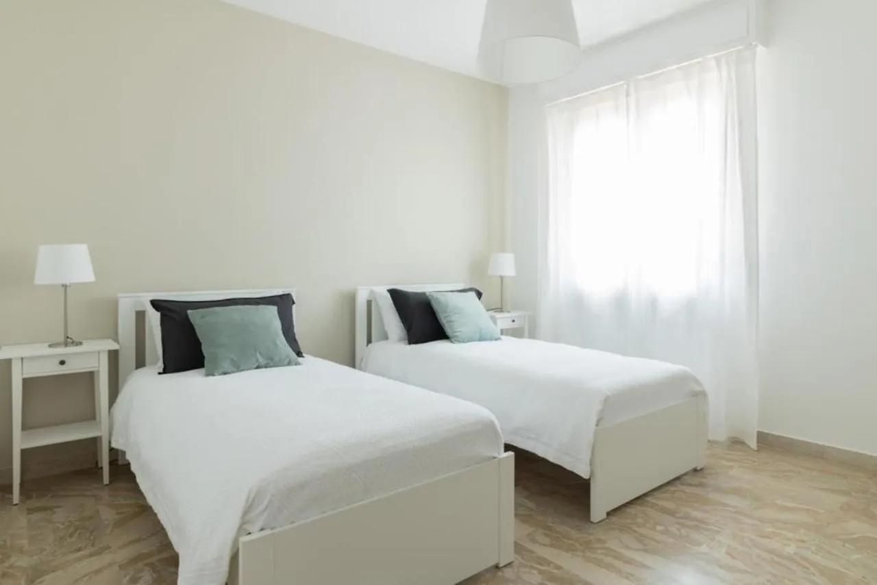 Apartment Italianflat - Via Adami, 3 Bedroom Flat, Free Parking Verona