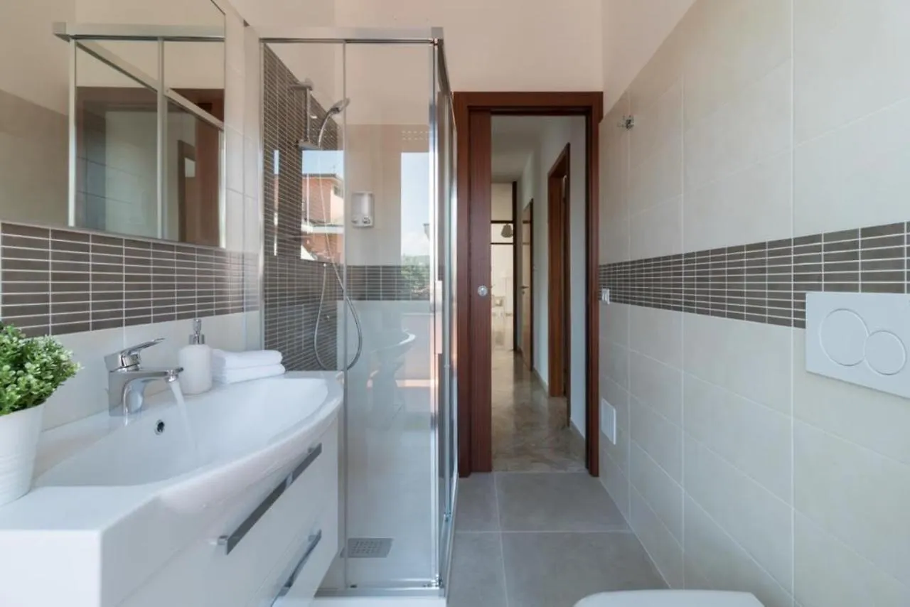 Italianflat - Via Adami, 3 Bedroom Flat, Free Parking Verona 0*,  Italy