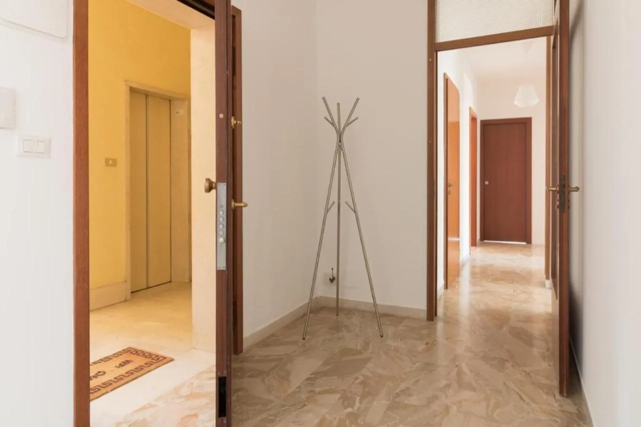 Apartment Italianflat - Via Adami, 3 Bedroom Flat, Free Parking Verona