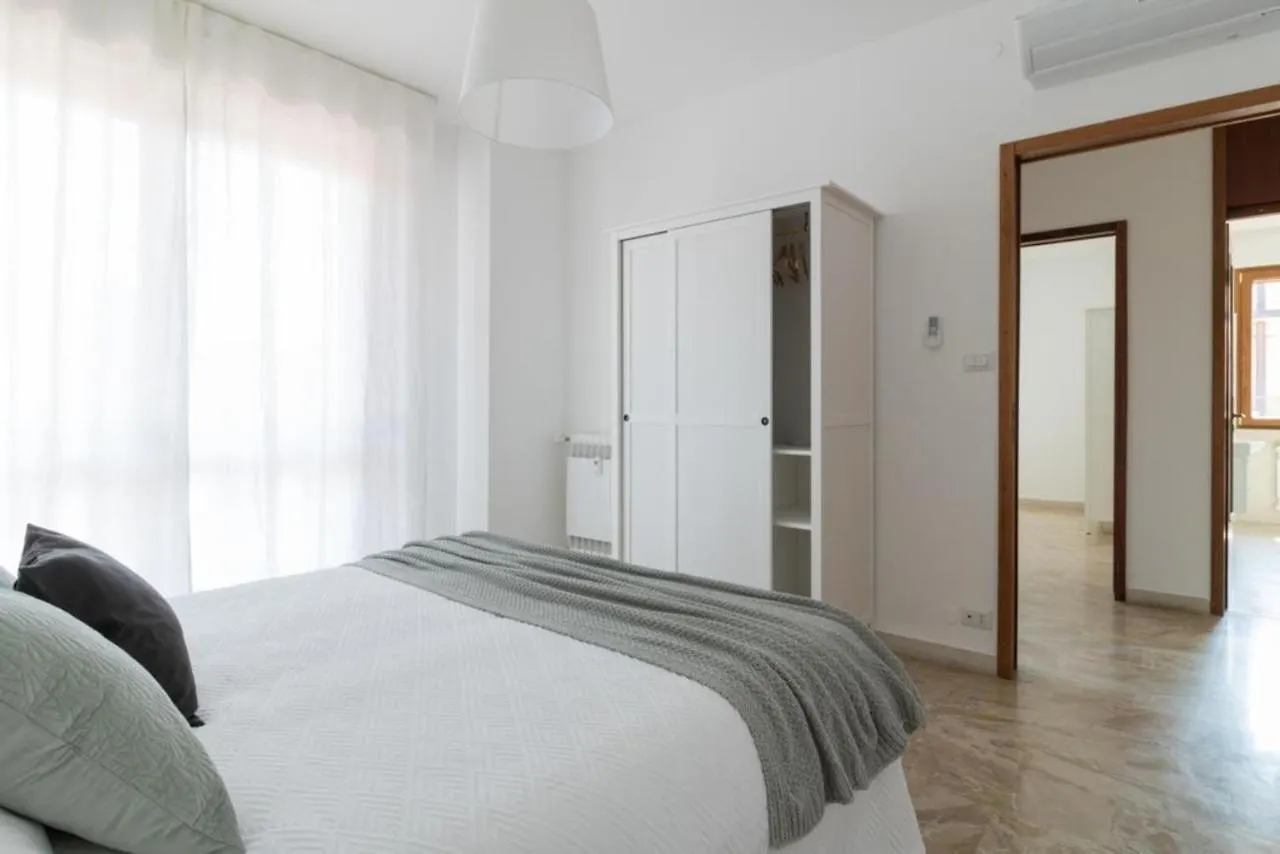 Italianflat - Via Adami, 3 Bedroom Flat, Free Parking Verona 0*,  Italy