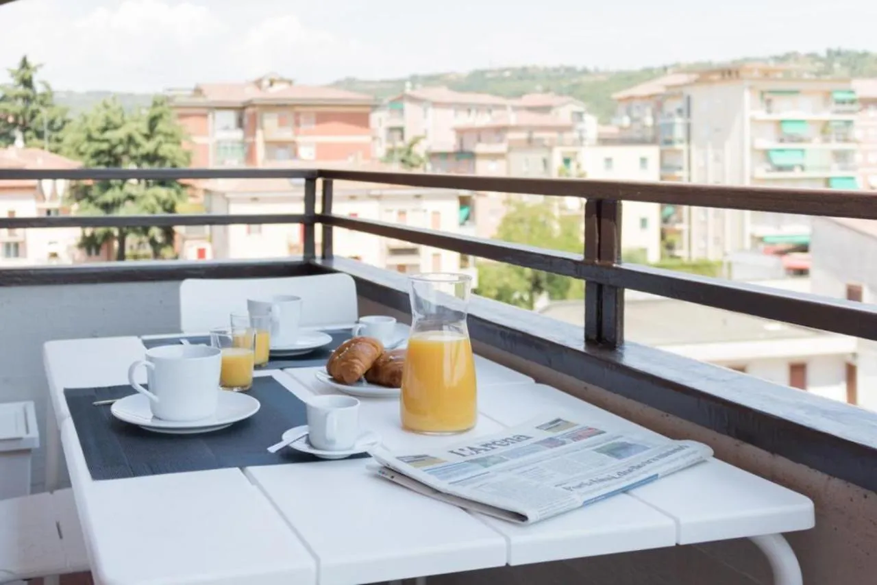Italianflat - Via Adami, 3 Bedroom Flat, Free Parking Verona Apartment